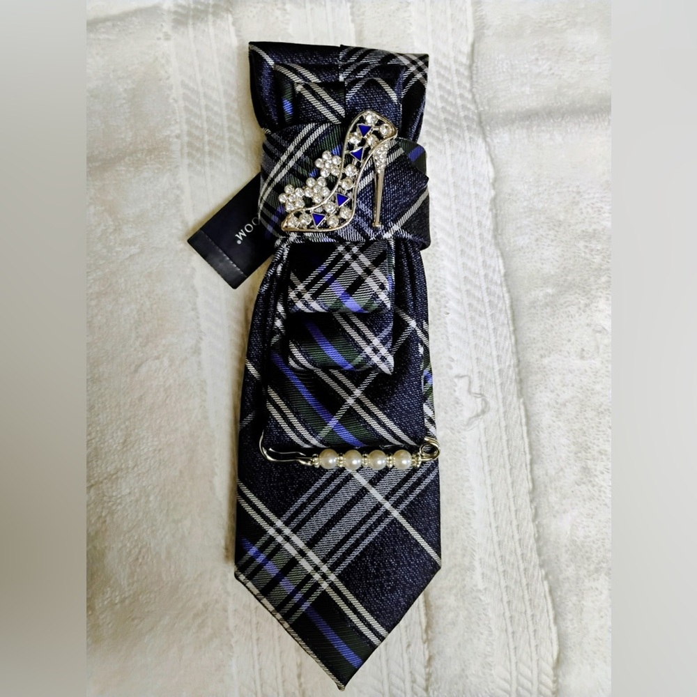 Elegant Plaid Tie with Brooch - Black and Blue